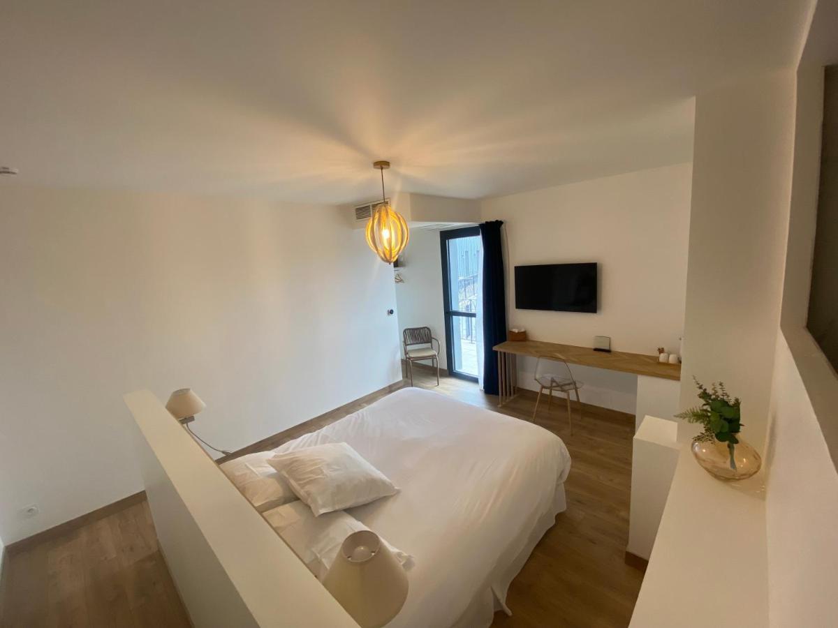 Double Room Balcony,1327769303:JPEG